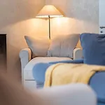 Stylish Apartment By The Rhine River